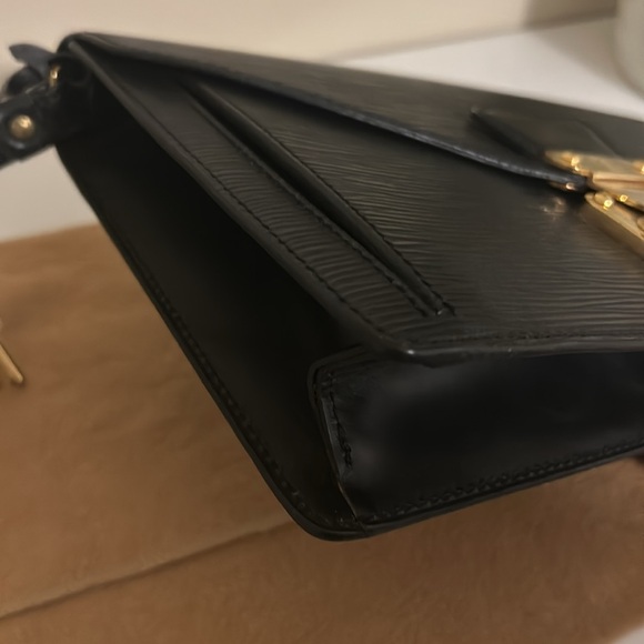 Louis Vuitton Epi Dragonne Clutch with Dustbag & COA - Picture 4 of 15
